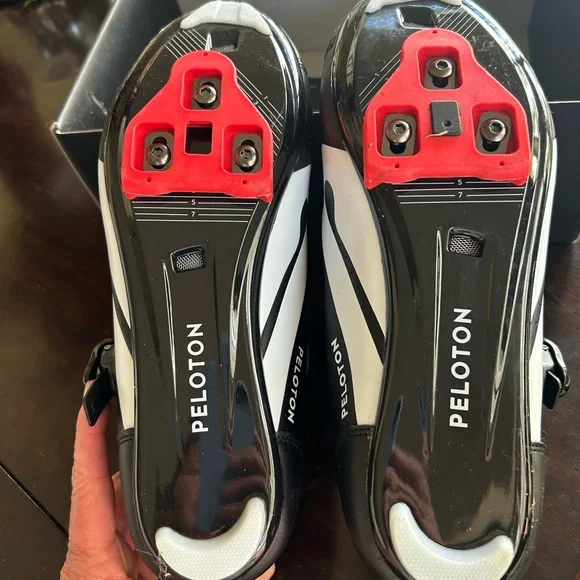 New peloton cycling shoes size 44 - Picture 2 of 3